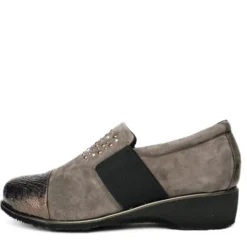 ALICE SCARPETTA MOCASSINO IN CAMOSCIO CON STRASS E TESSUTO ELASTICIZZATO TORTORA