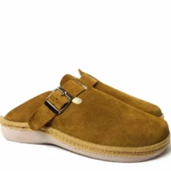 PANTOFOLA IN CAMOSCIO CON CINTURINO CALZATA LARGA