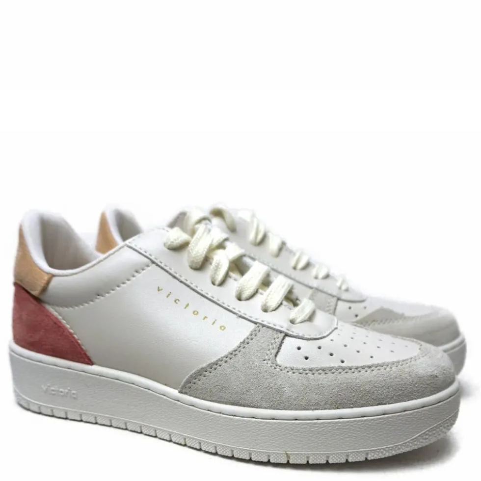 VICTORIA SNEAKERS IN MORBIDA PELLE FORI TRASPIRANTI E LACCETTI